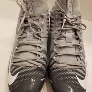 Nike Men's "Mike Trout" Gray Baseball Cleats